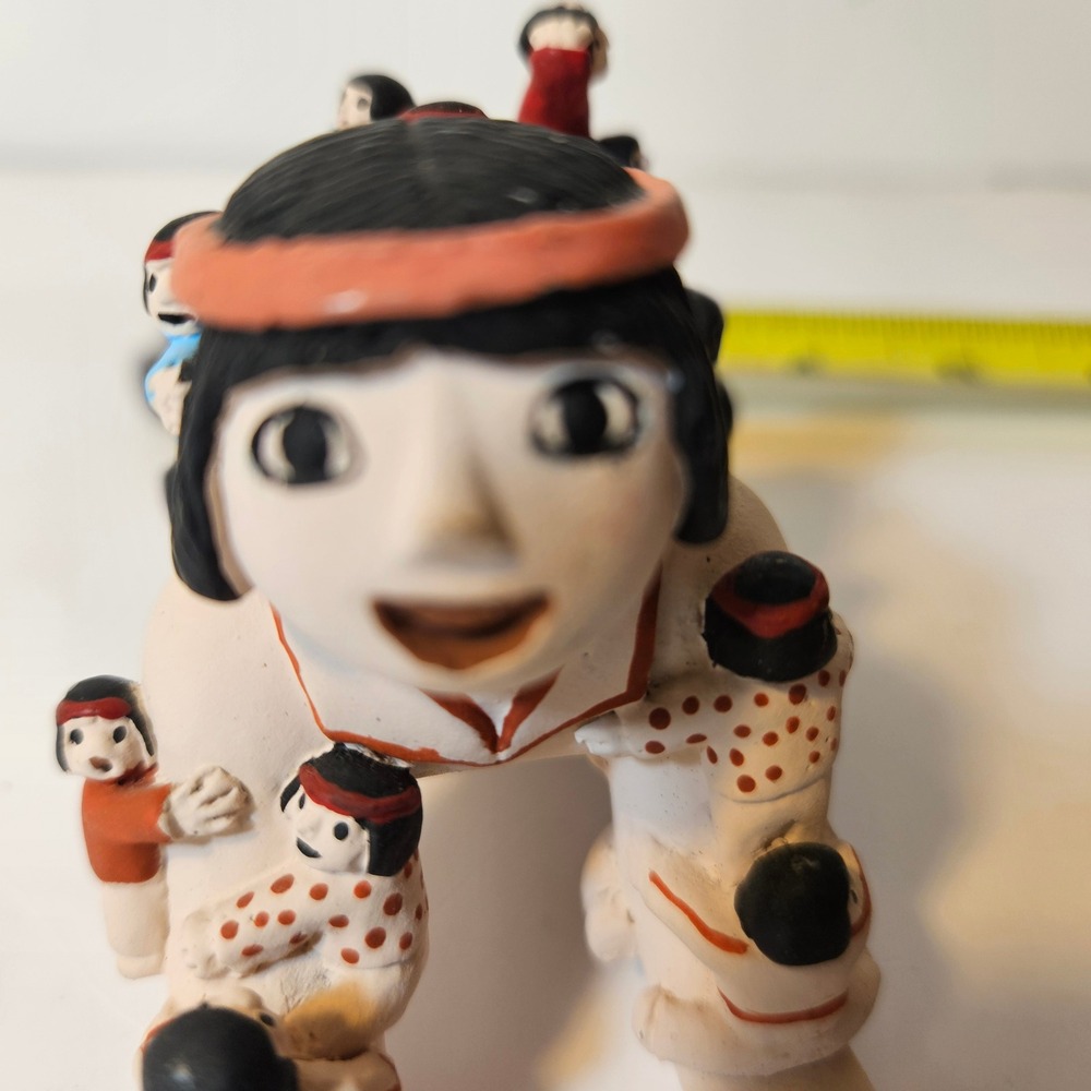 Southwestern Storyteller Pottery Figurine Crawling Figure with Many Children - Picture 10 of 10
